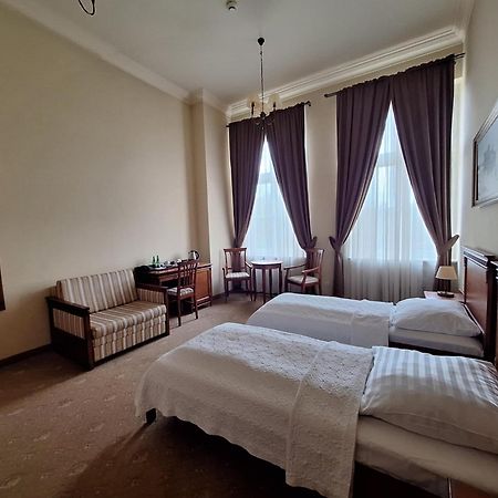 Zespol Palacowo-Parkowy W Ostromecku Ostromecko Exteriér fotografie