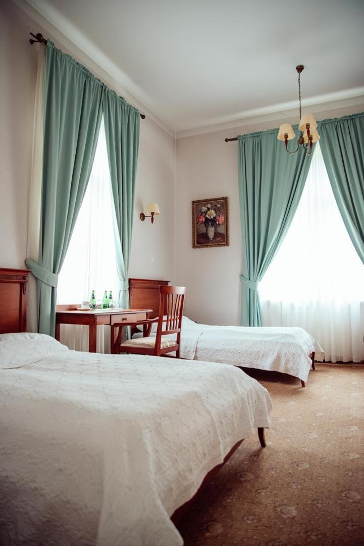 Zespol Palacowo-Parkowy W Ostromecku Ostromecko Exteriér fotografie
